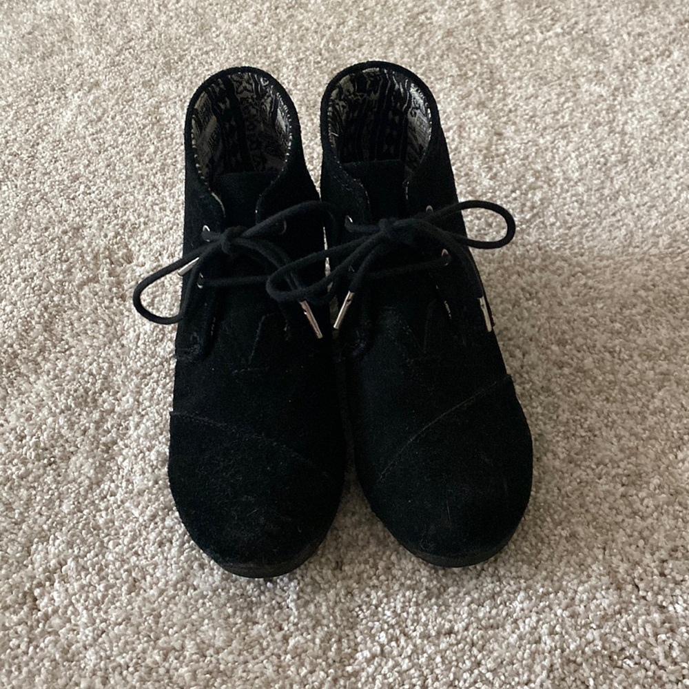 TOMS wedges black size 7